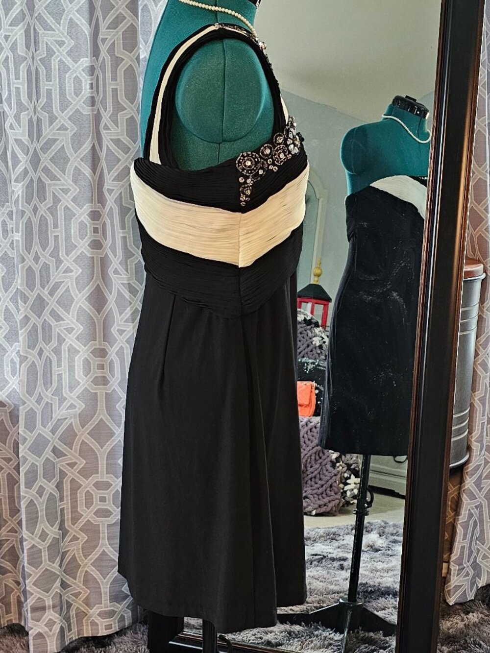 Studio W by Sue Wong Beaded Evening Dress – Size 12 – Contemporary Glamour - Picture 4 of 7